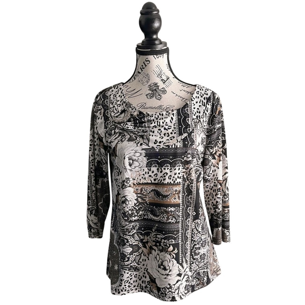 🇨🇦 Y2K white and black Baroque leopard & Animal Print top